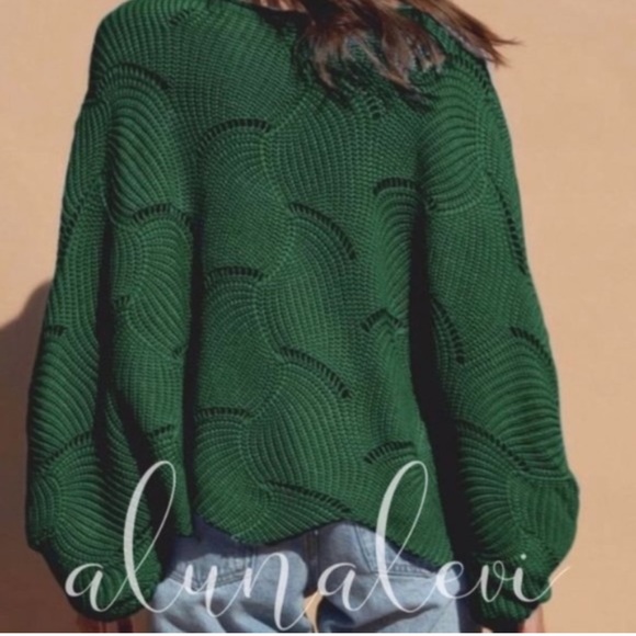 Cozy Oversized Batwing Sleeve Sweater Top - Picture 2 of 4